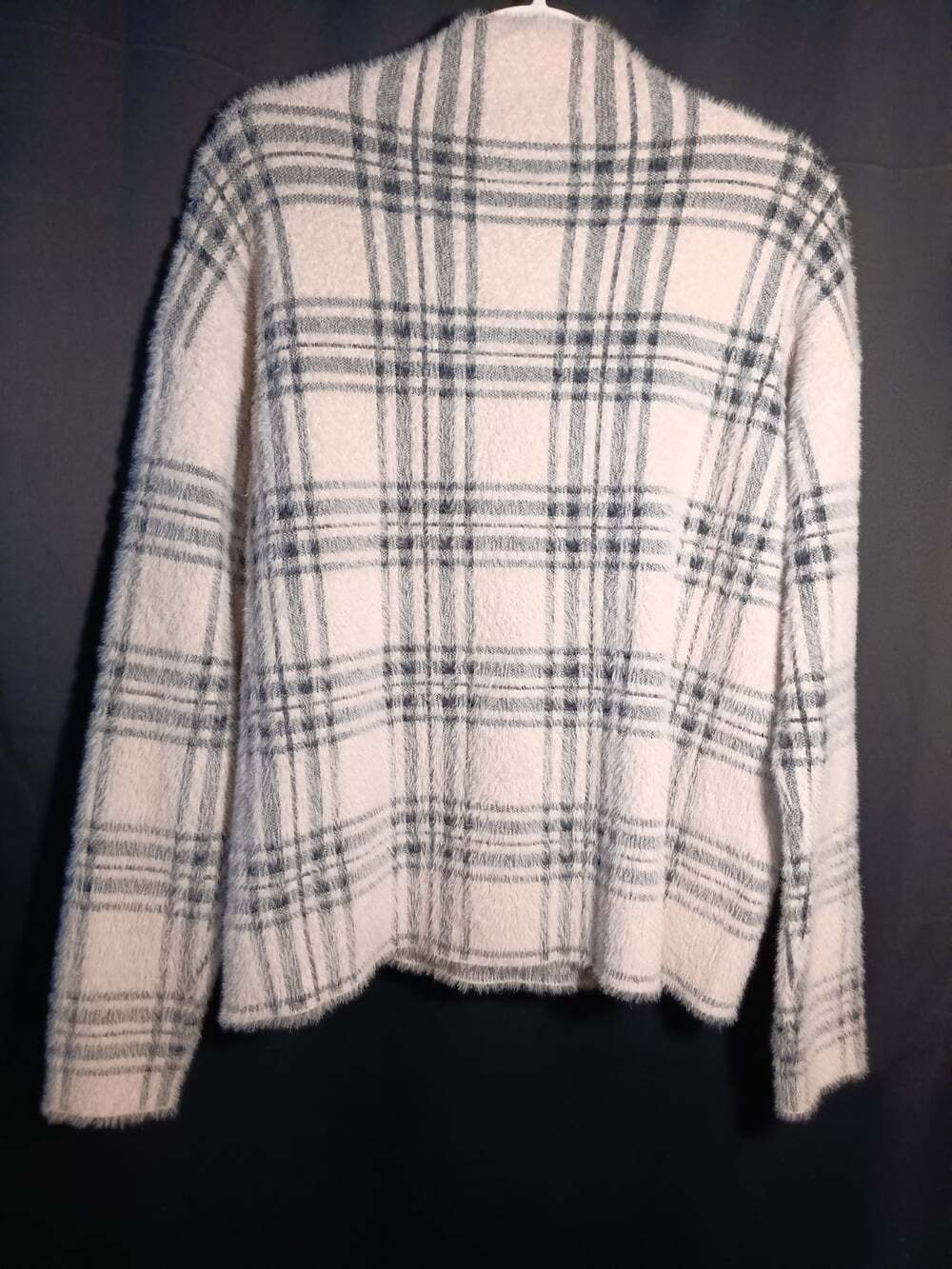 Tahari Mock Neck Fuzzy Light Pink Gray Plaid Large Sweater - Picture 6 of 6